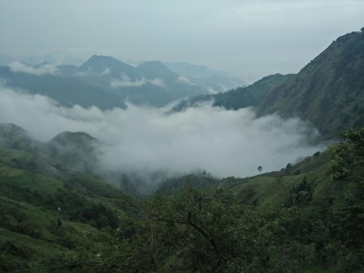 Отель Oyo 11877 Royal Residency New Tehri Номер фото