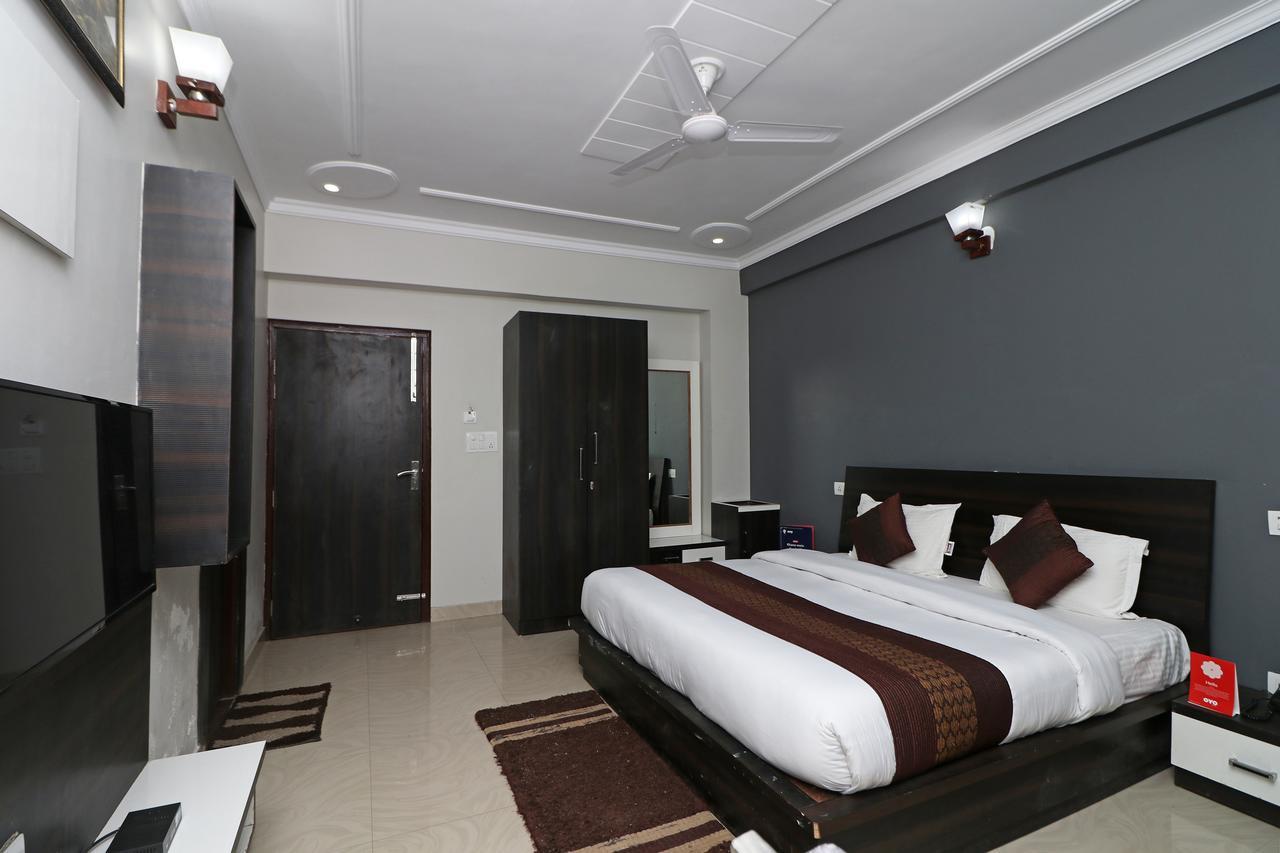 Отель Oyo 11877 Royal Residency New Tehri Экстерьер фото